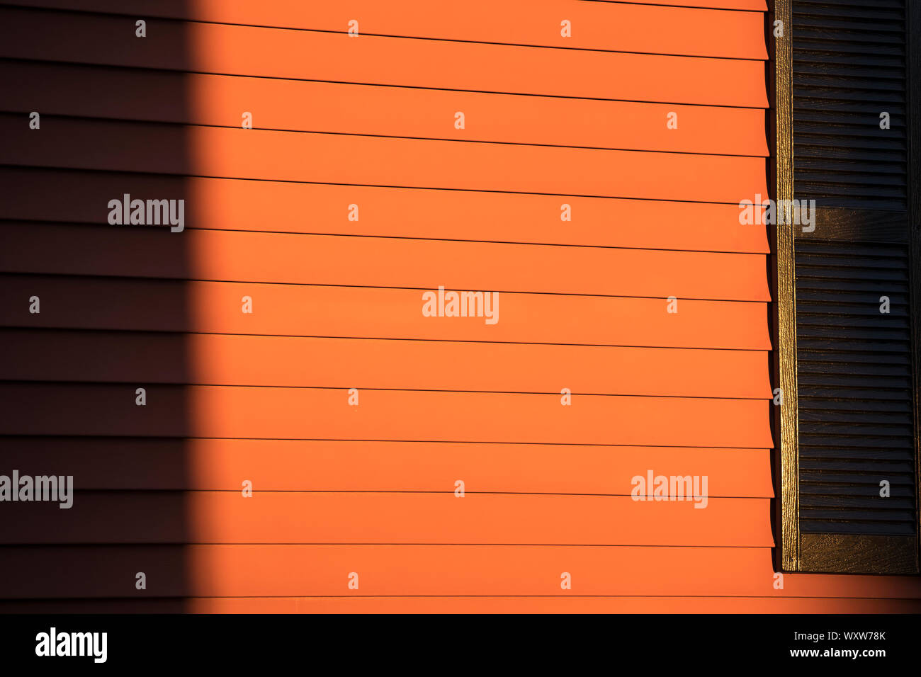 Light and shade traditional clapboard home in Newport, Rhode Island