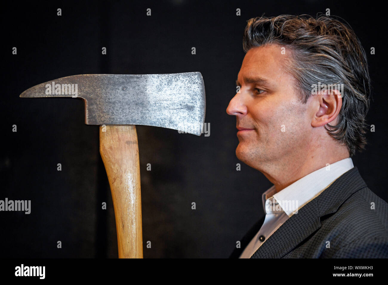 Jack torrance axe hires stock photography and images Alamy