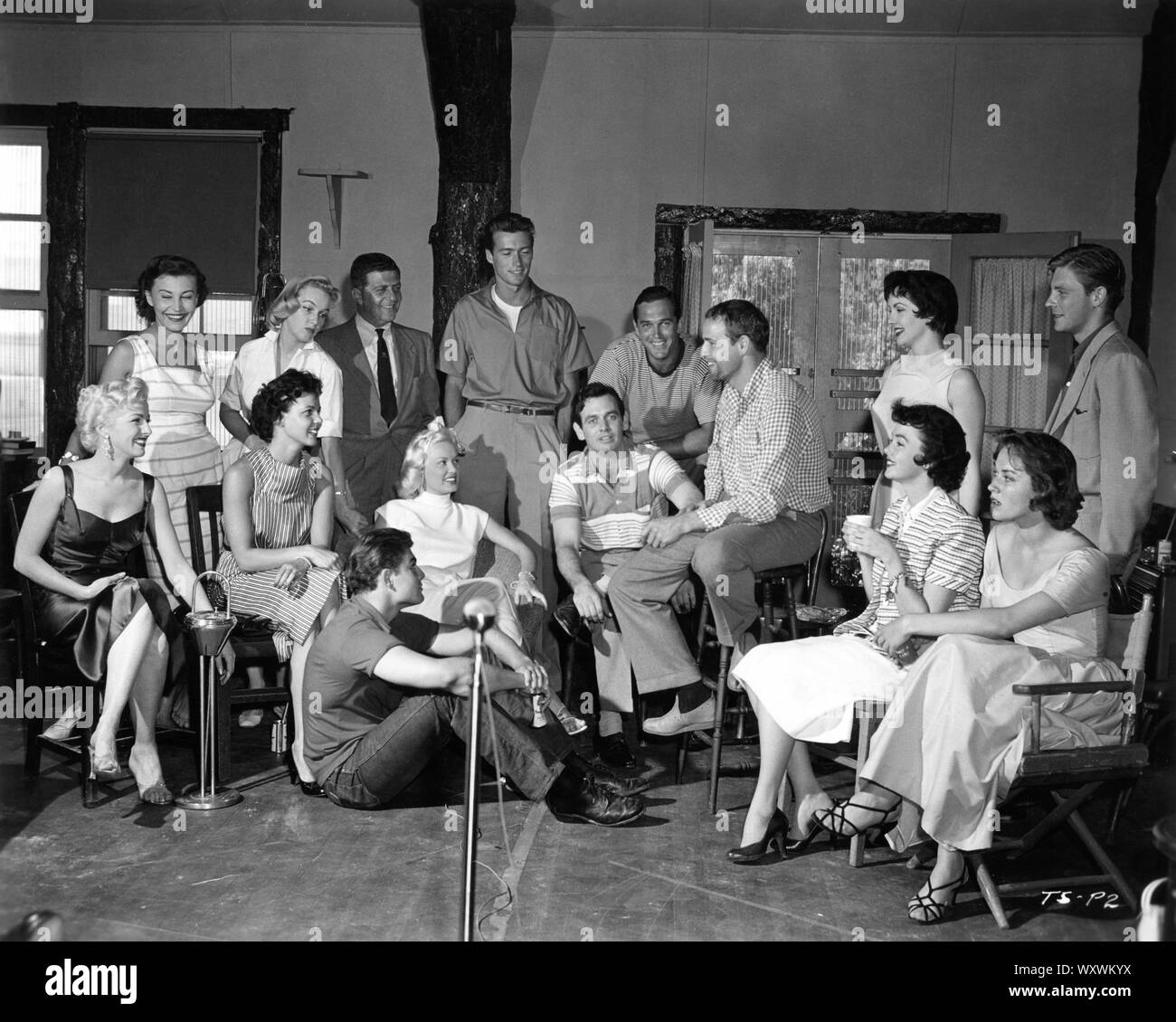 MARLON BRANDO visits students at UNIVERSAL - INTERNATIONAL STUDIOS SCHOOL OF MOTION PICTURE DRAMA  in 1955 including CLINT EASTWOOD MAMIE VAN DOREN DAVID JANSSEN and GRANT WILLIAMS Universal Pictures Company, Inc. Stock Photo