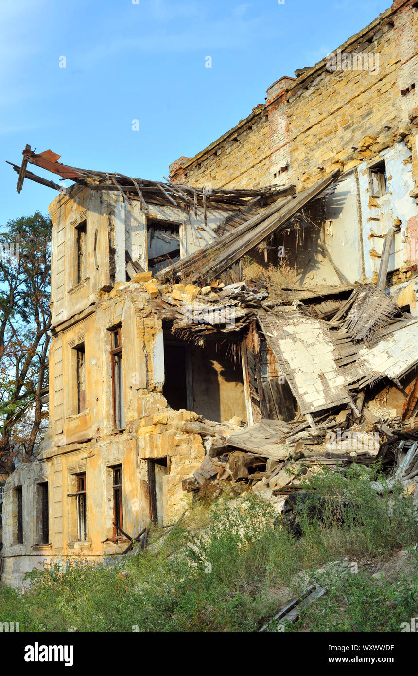 Destroyed house hires stock photography and images Alamy