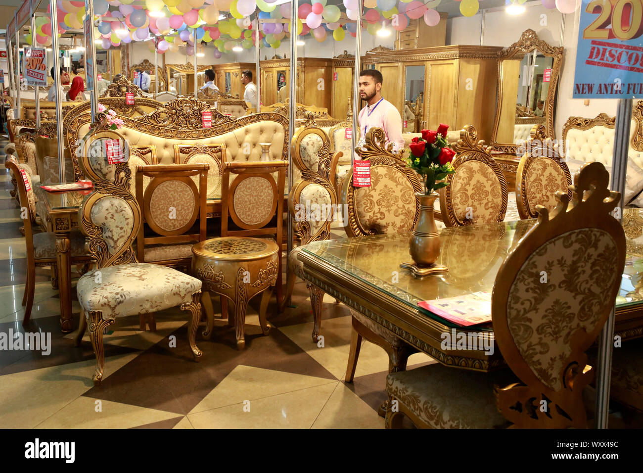 Dhaka Bangladesh September 18 2019 Visitors Go Through A