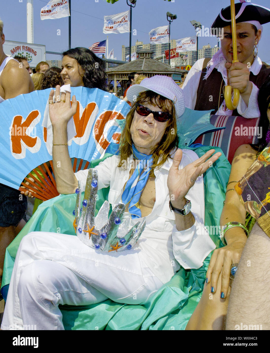 David Johansen in Coney Island, Brooklyn, NY, as the King of the 2005 Mermaid Parade Stock Photo
