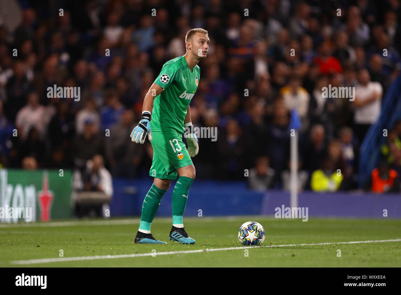 London, UK. 17th Sep, 2019. Jasper Cillessen of Valencia - Chelsea v Valencia, UEFA Champions League - Group H, Stamford Bridge, London, UK - 17th September 2019  Editorial Use Only Credit: MatchDay Images Limited/Alamy Live News Stock Photo