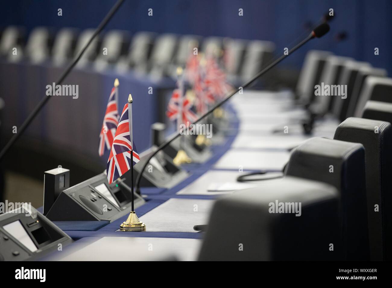 Парламентские выборы в великобритании 2024. Выборы в великобритании. Джонсон в парламенте. Выборы в великобритании. Выборы в великобритании.