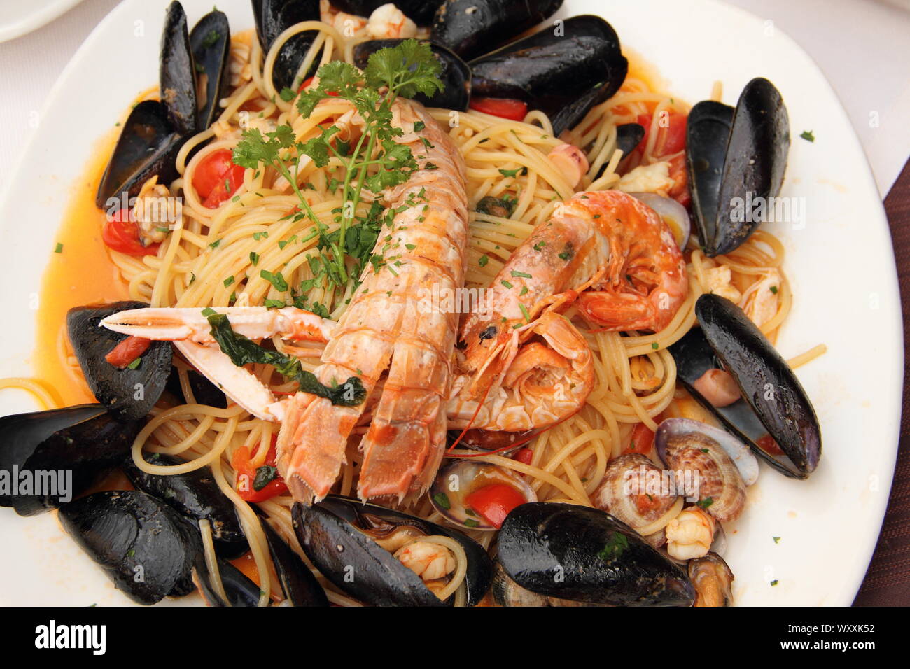 delicious spaghetti with mussels and prawns Stock Photo Alamy