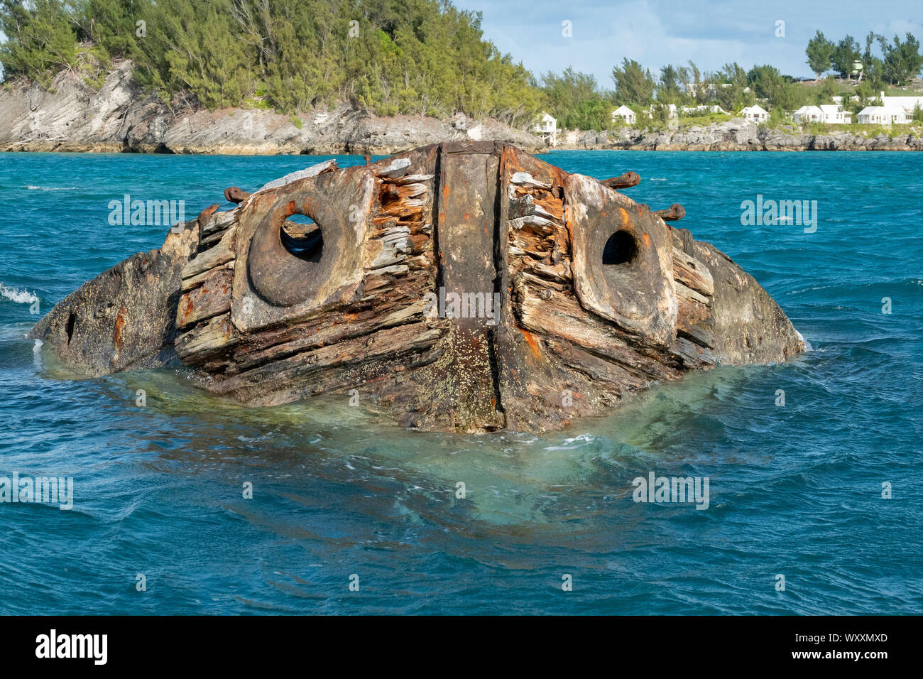 Shipwreck of HMS Vixen in Bermuda waters with the prow remaining on the  surface Stock Photo - Alamy