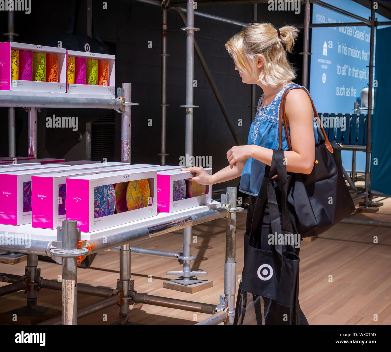 Customers shop Lily Pulitzer at a one-day Target pop-up in the Park ...
