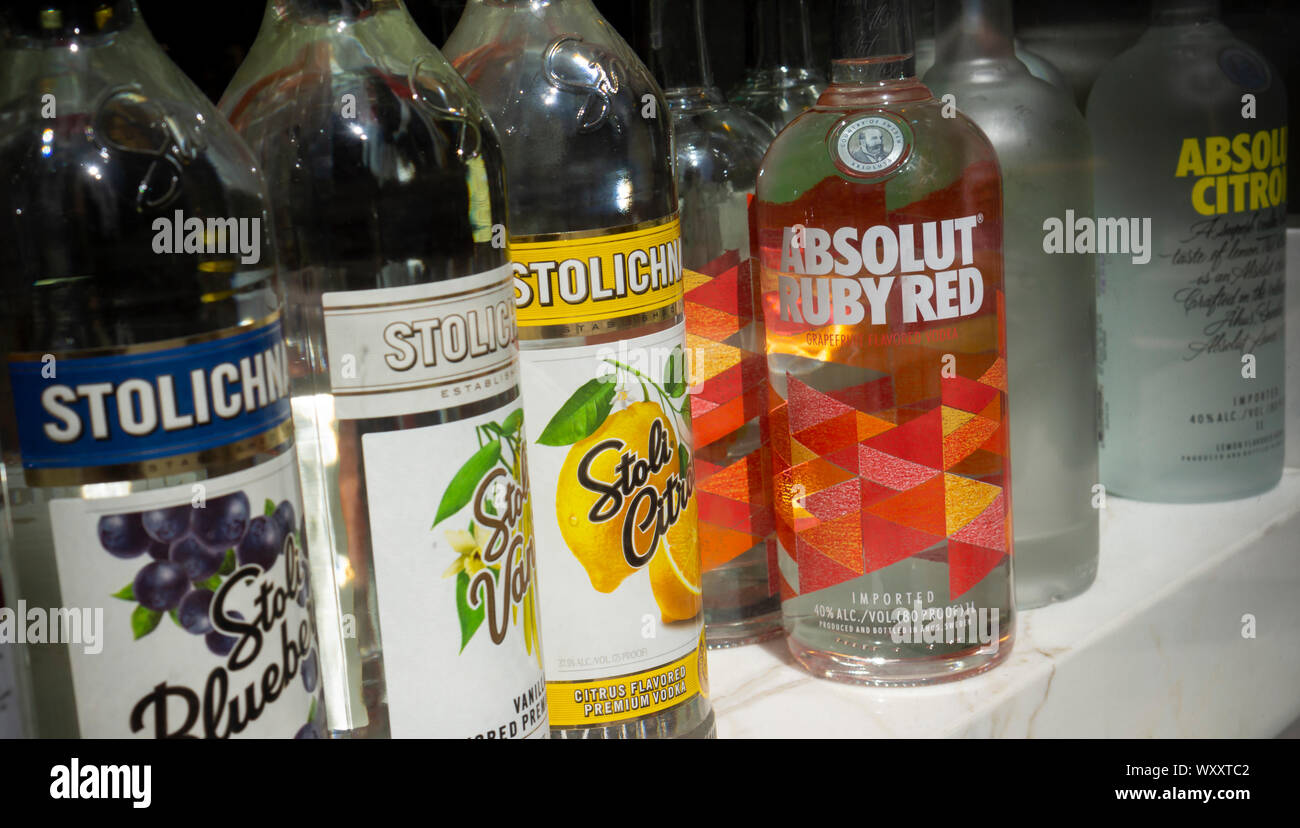 Top shelf liquor hi-res stock photography and images - Alamy