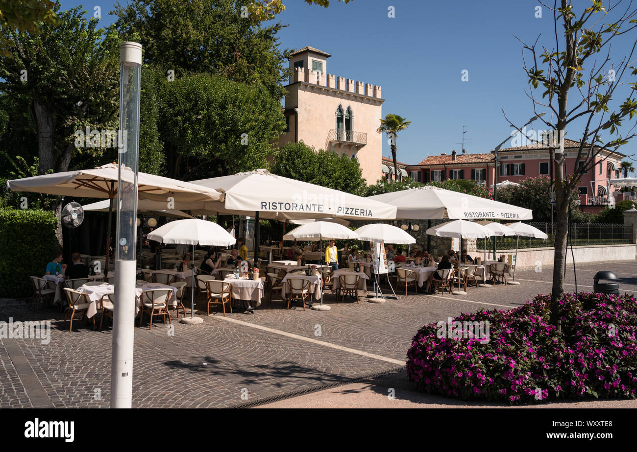 Bardolino cafe hi-res stock photography and images - Alamy