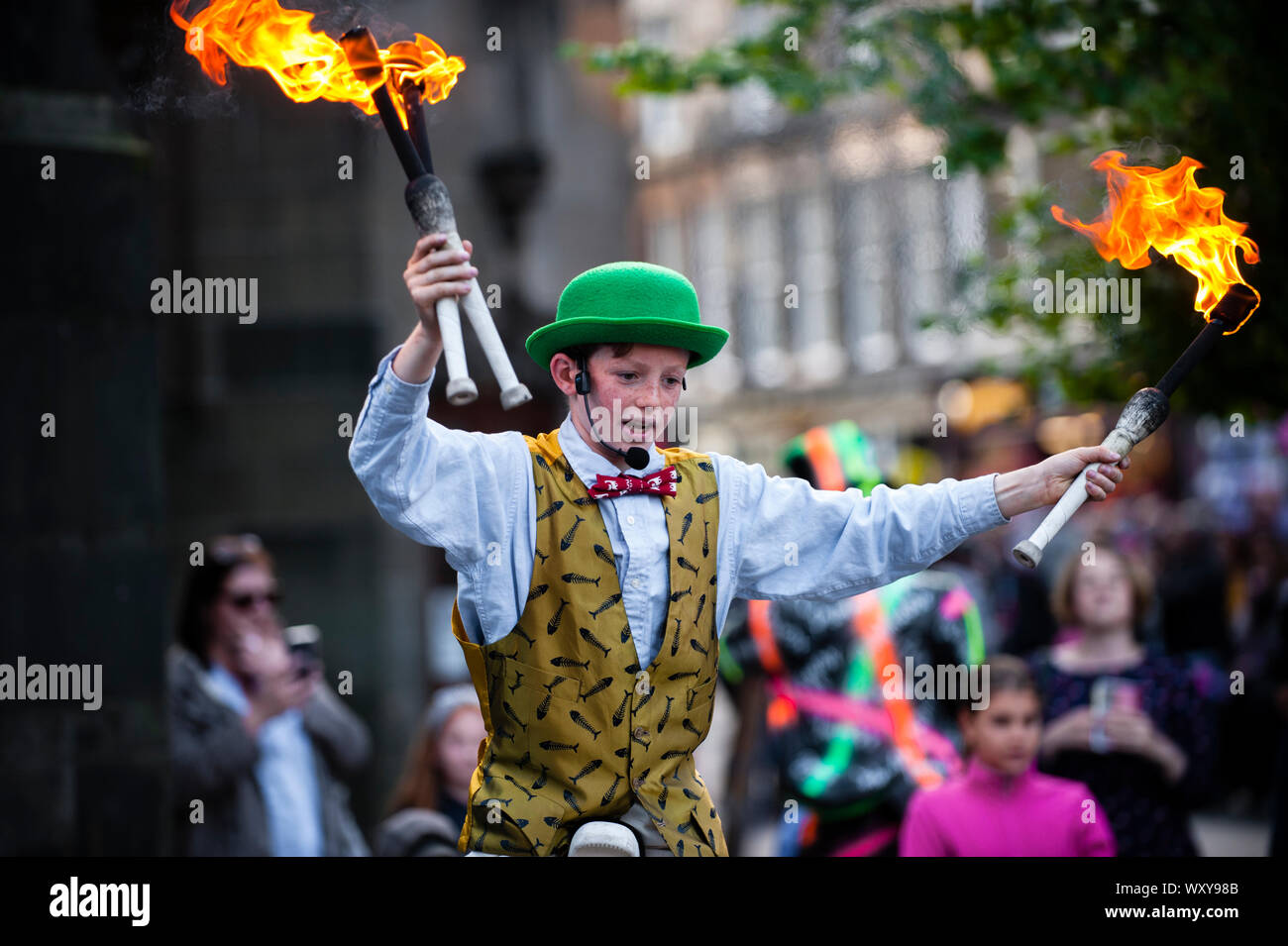 Juggling edinburgh hires stock photography and images Alamy