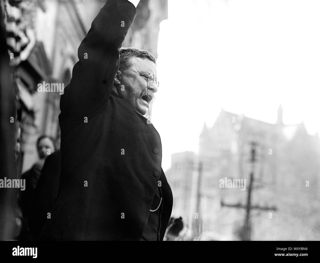 Theodore Roosevelt Waving to Crowd upon Arrival in the United States after Traveling to Europe and Africa for a Year, New York City, New York, USA, Bain News Service, June 18, 1910 Stock Photo