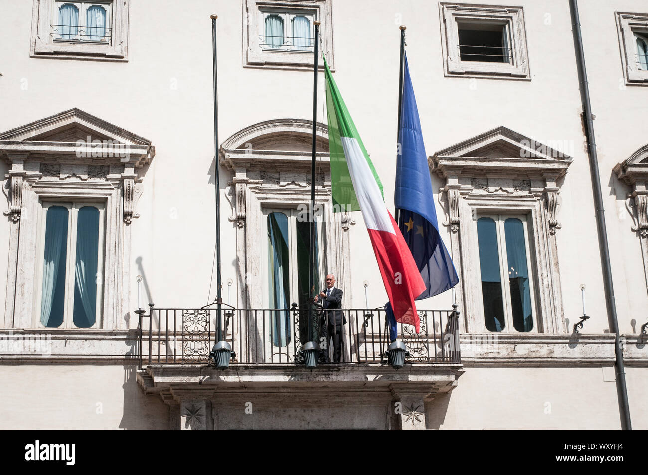 Rome, Italy. 18th Sep, 2019. Preparations for the arrival at the Chigi Palace the head of government of the Libyan National Agreement Fayez Al-Sarraj in Rome, Italy (Photo by Andrea Ronchini/Pacific Press) Credit: Pacific Press Agency/Alamy Live News Stock Photo