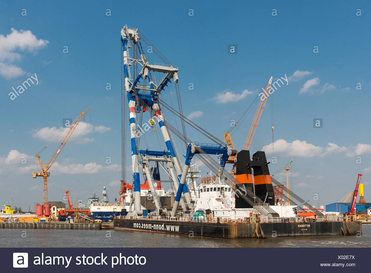 Heavy Lift Crane Barge High Resolution Stock Photography and Images - Alamy