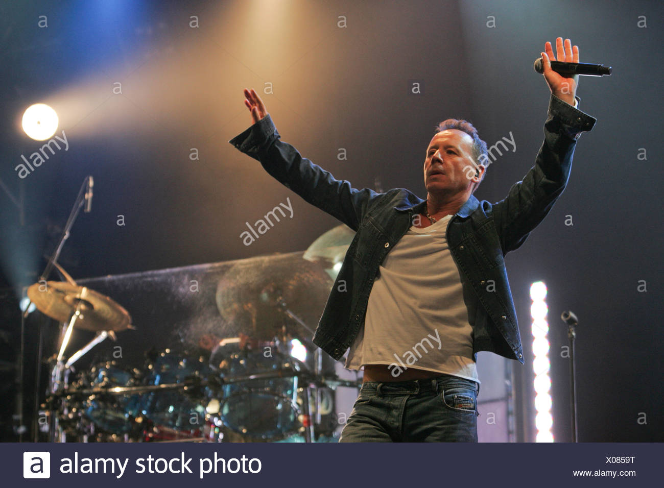 Jim Kerr Simple High Resolution Stock Photography and Images Alamy