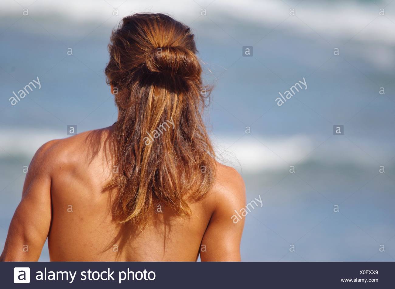Page 2 Man Long Hair Rear View High Resolution Stock Photography And Images Alamy