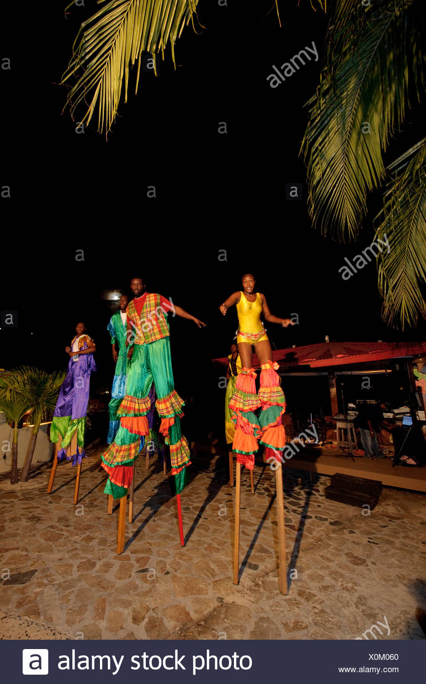 Stilt Dancer Stock Photos & Stilt Dancer Stock Images Alamy