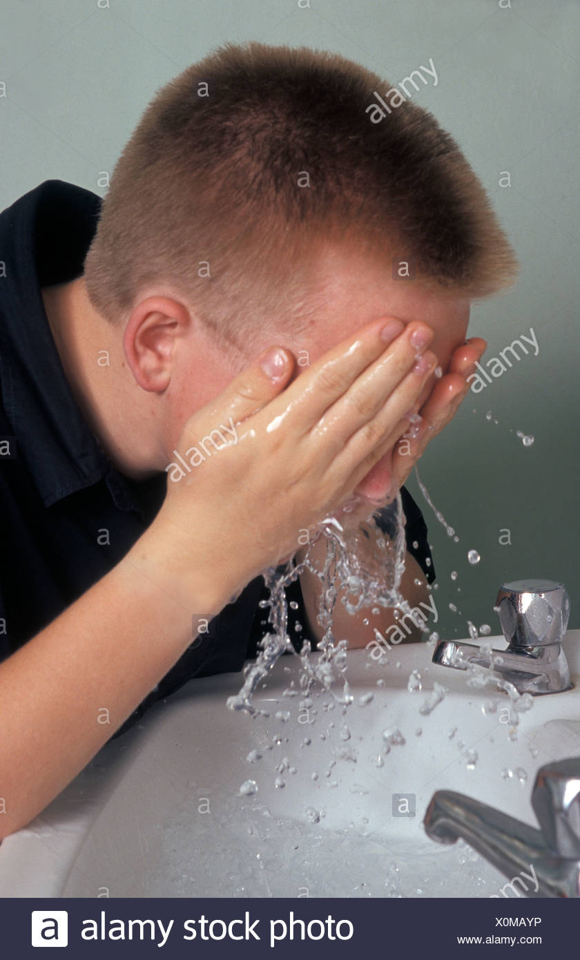 Boy Washing Face Sink High Resolution Stock Photography and Images Alamy