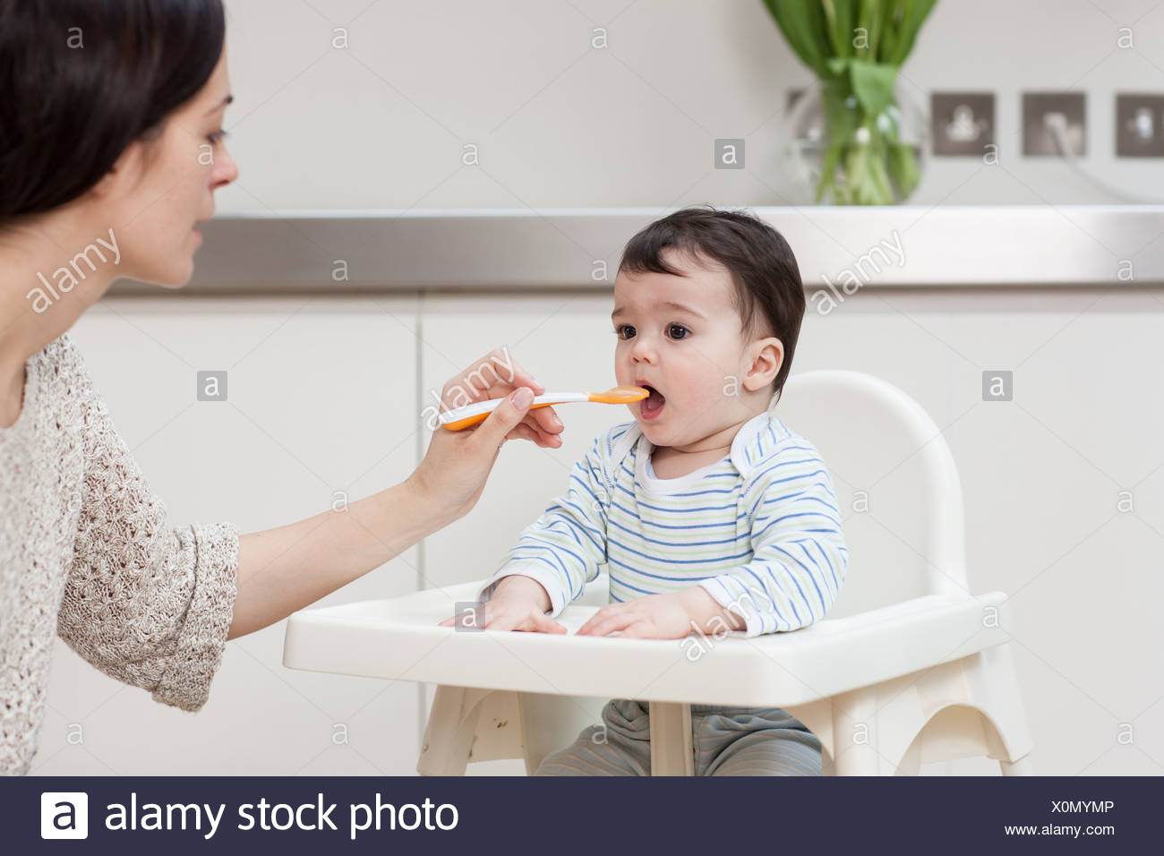 baby feeding chair for mother