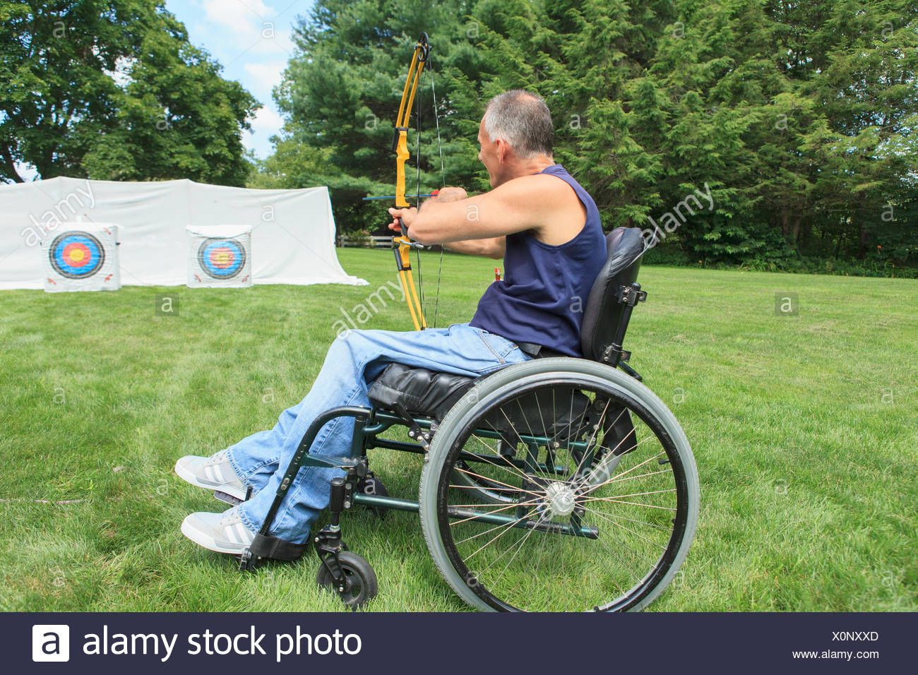 Archery Target Arrow Man High Resolution Stock Photography and Images ...