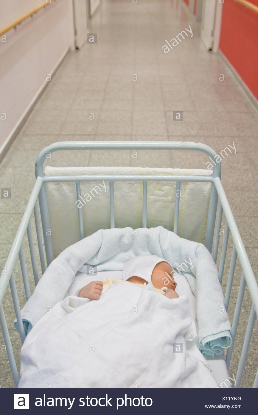 Baby Hospital Cot High Resolution Stock Photography and Images Alamy