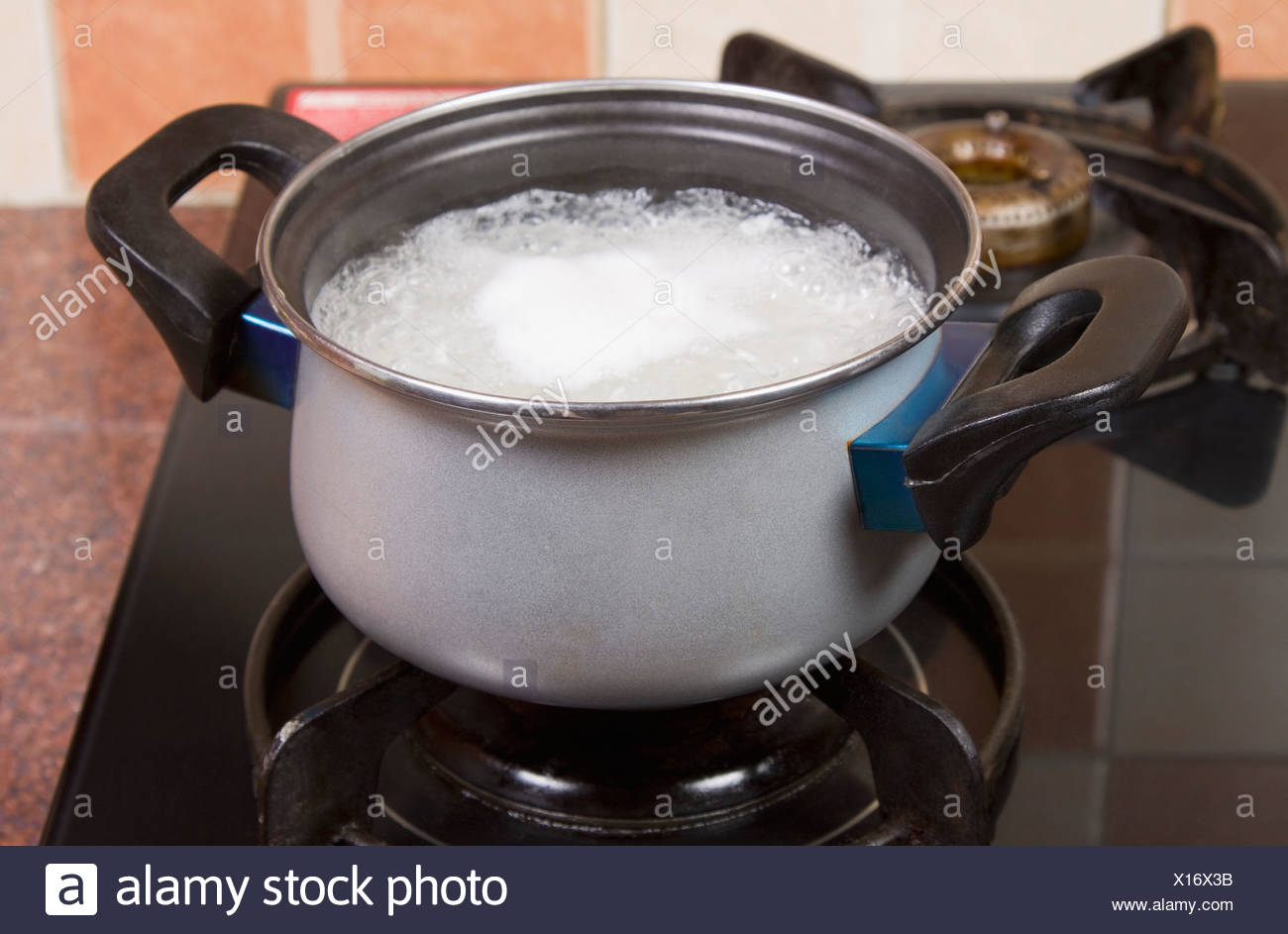 Boiling Rice Stock Photos & Boiling Rice Stock Images Alamy