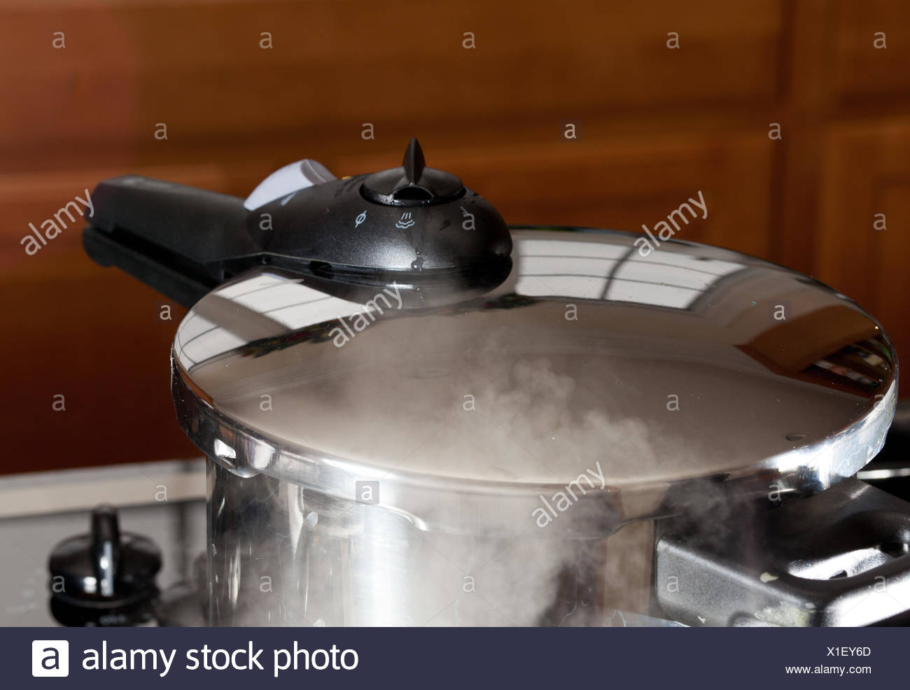 Pressure Cooker Steam High Resolution Stock Photography and Images Alamy
