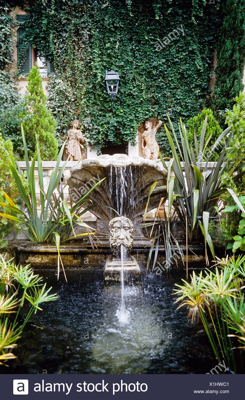 Enchanted Garden With A Sculptural Waterspout Chateau Minuty