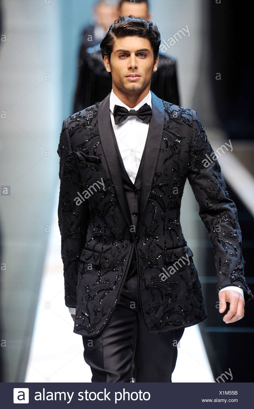 dolce and gabbana black suit