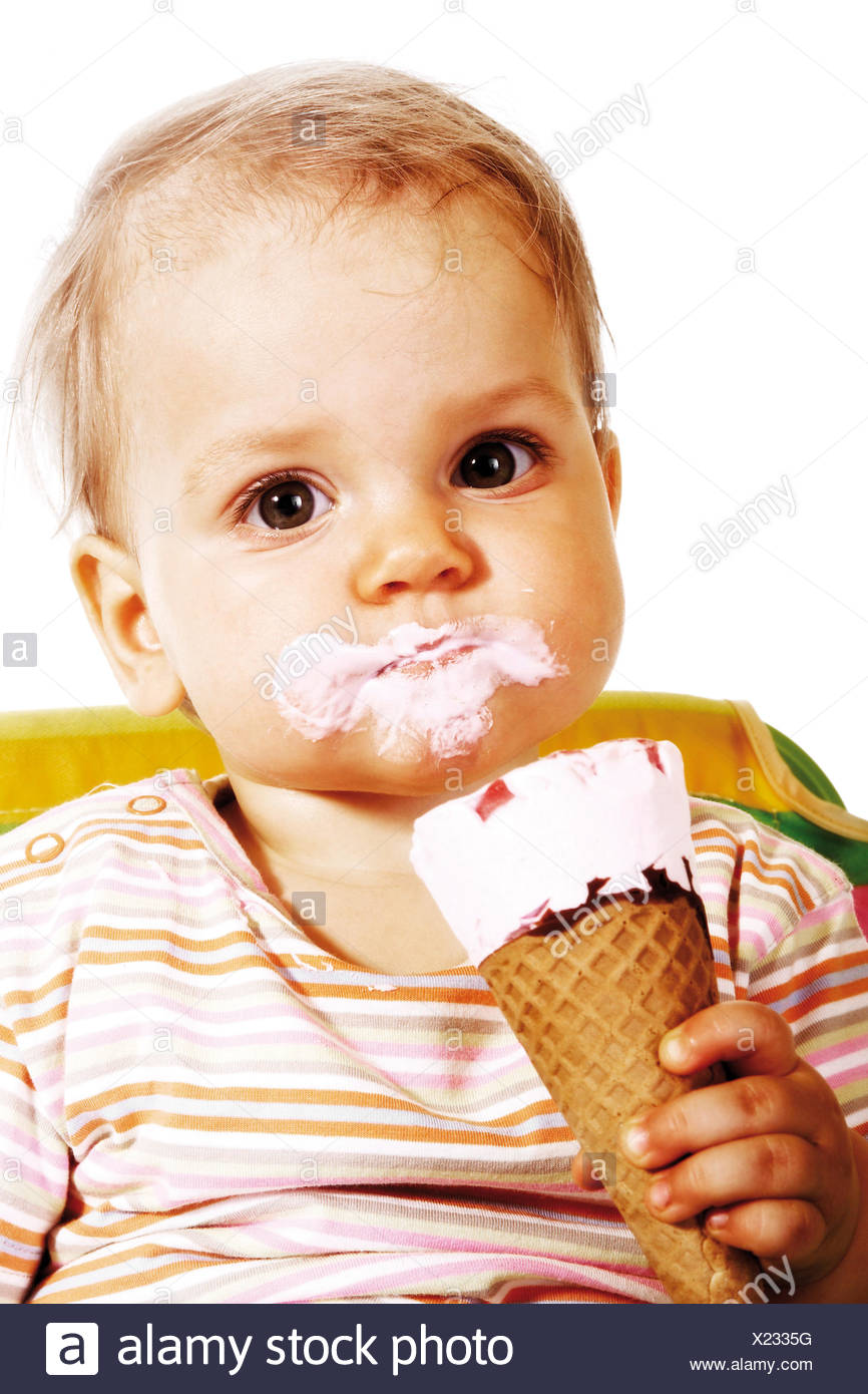 VÌ SAO NHO ? ......HÁT  - Page 5 Baby-with-an-ice-cream-cone-X2335G