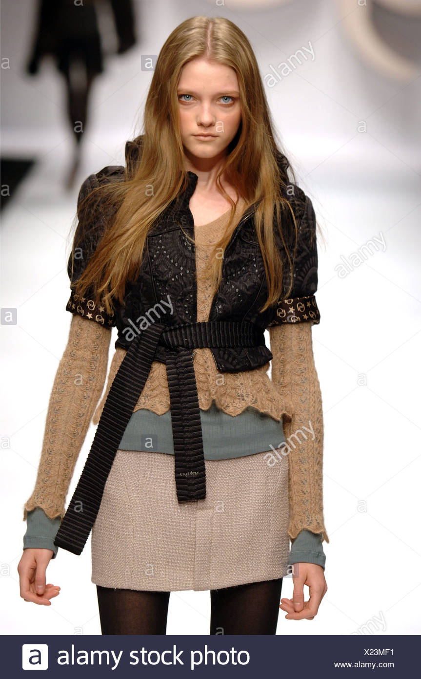 Byblos Ready To Wear Milan A W Model Very Long Straight Red Hair