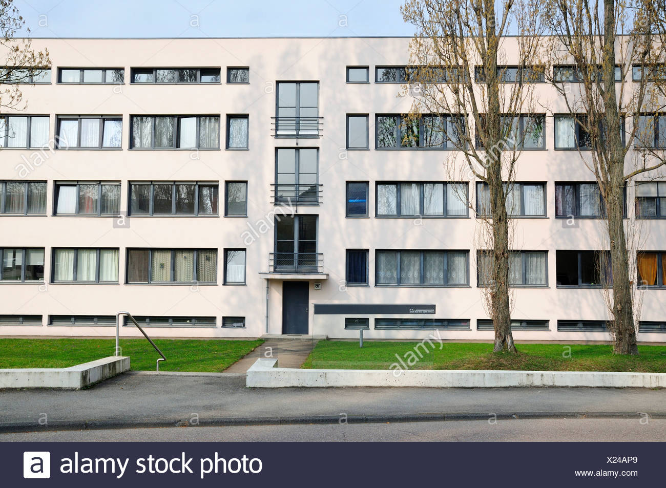 Weissenhofsiedlung Estate Stuttgart, apartment house Am Weissenhof 14-20,  architect Ludwig Mies van der Rohe, Baden-Wuerttember Stock Photo - Alamy