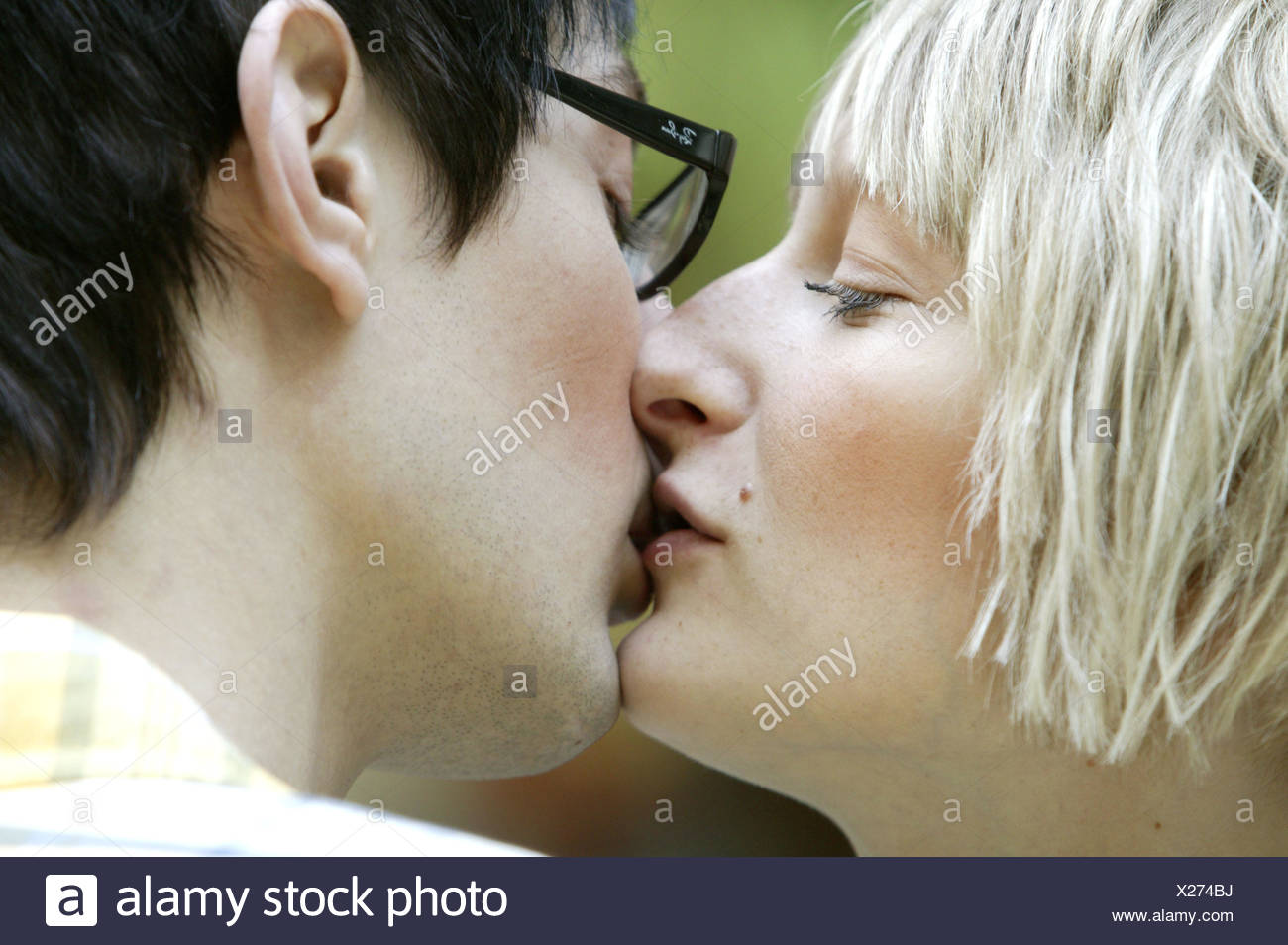 Page 10 Kuss High Resolution Stock Photography And Images Alamy