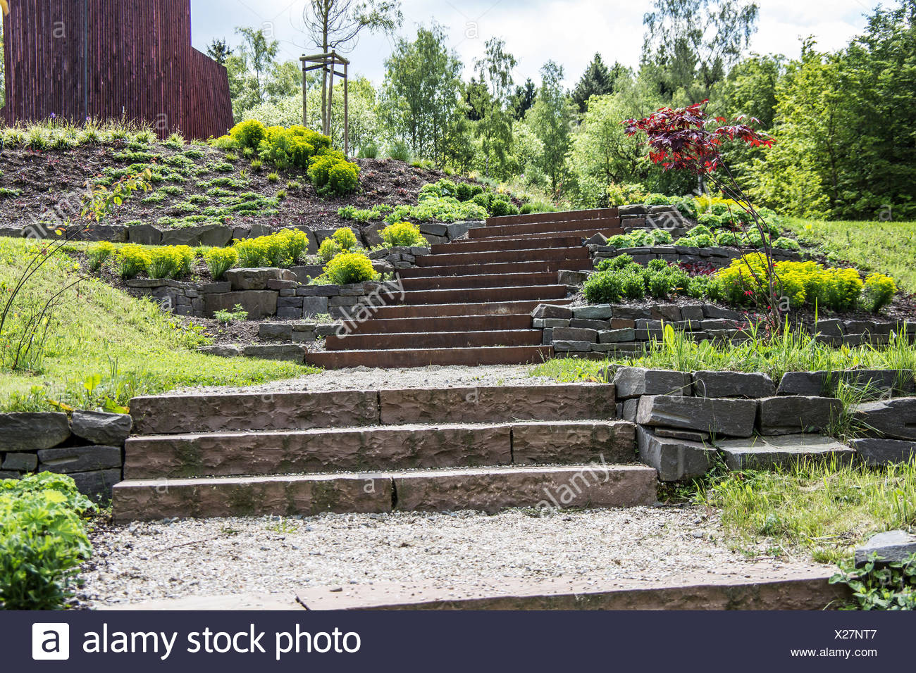 kies weg im garten, kiesweg im garten stock photos & kiesweg im garten stock images - alamy, Design ideen