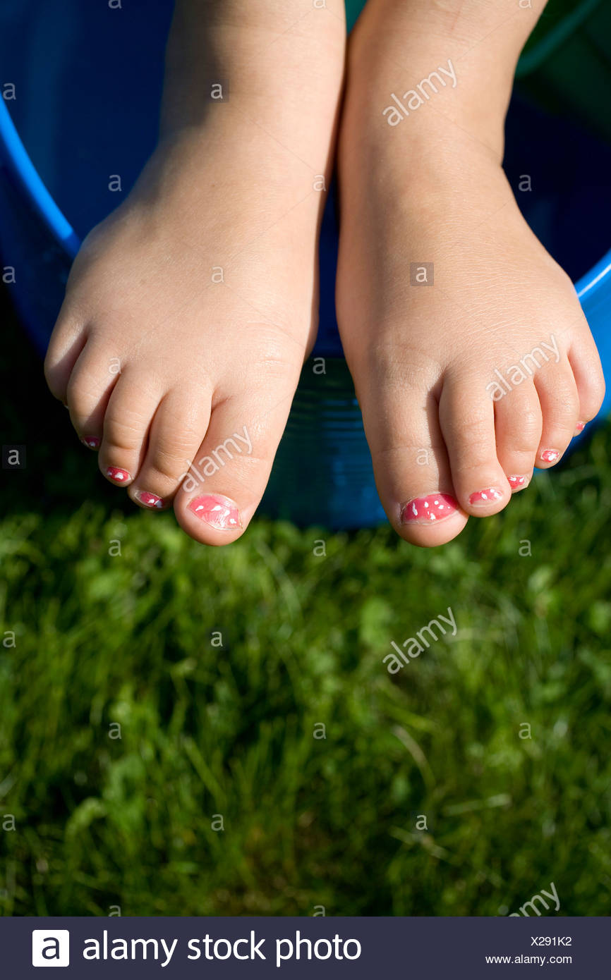 Pics teen girl feet Standing Tall