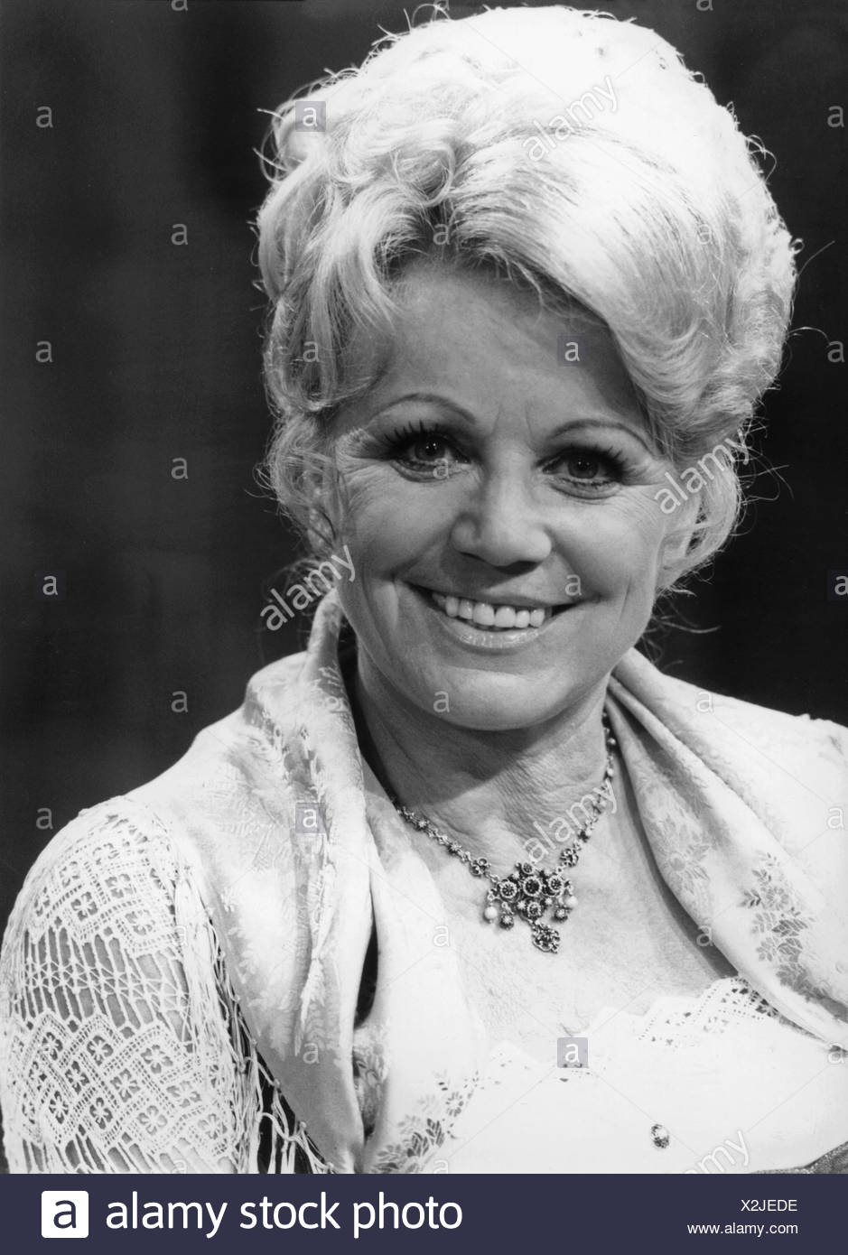 Hellwig, Maria, 22.2.1920 - 26.11.2010, German singer, portrait, ZDF television show "Lass das mal den Tony machen", 1982, Stock Photo