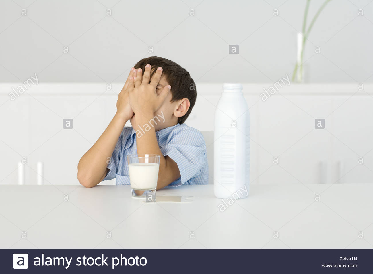 Spill Milk Stock Photos & Spill Milk Stock Images Alamy