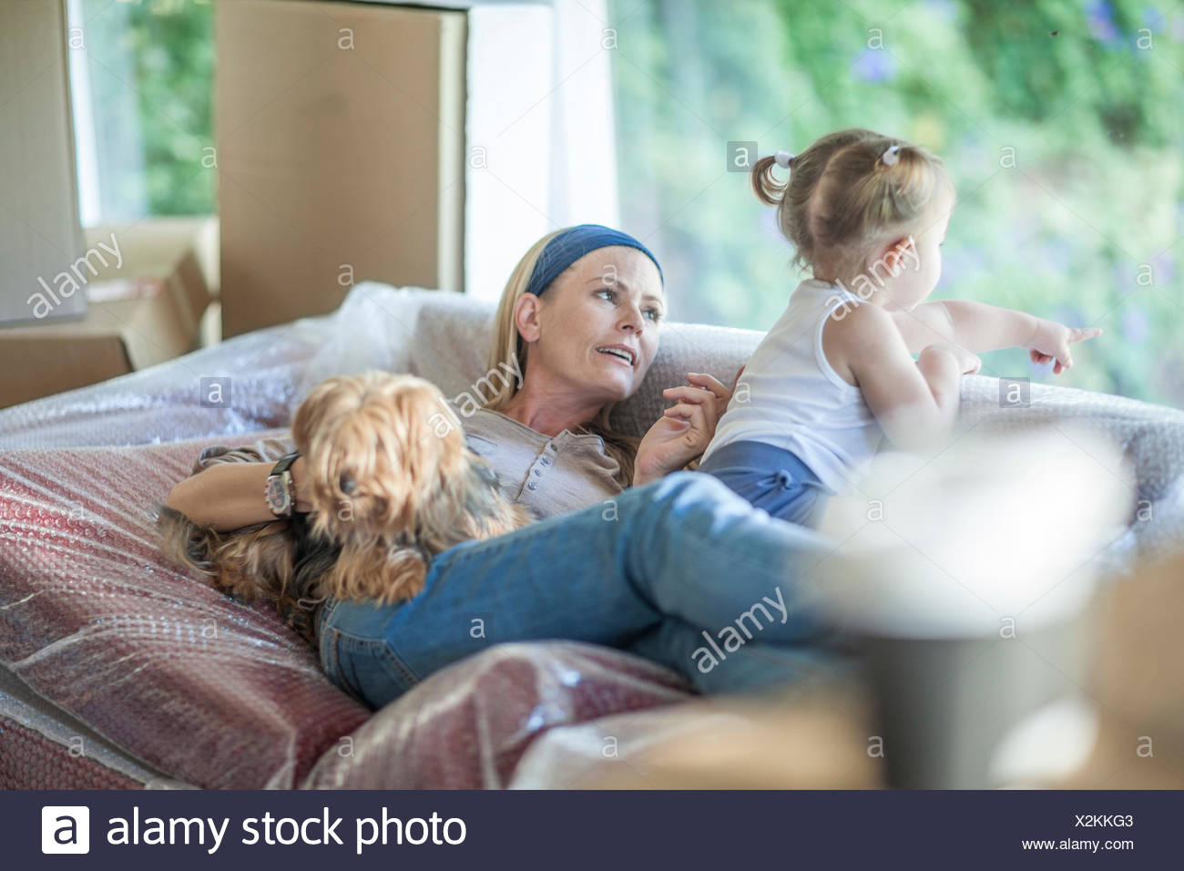 mom-daughter-fkk-real-girl-in-public-with-cum-on-her-face