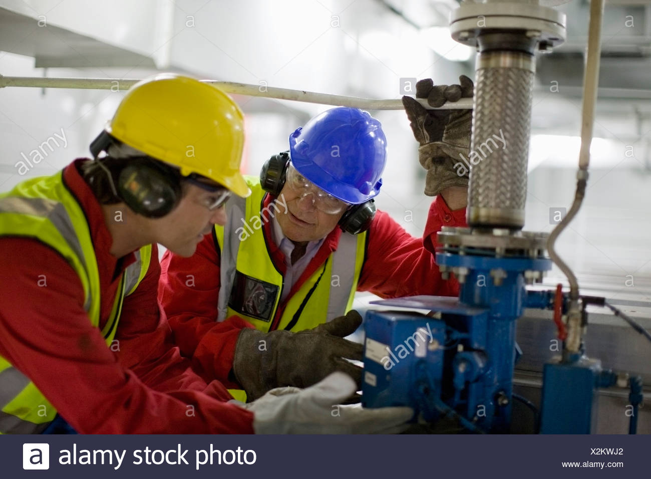 Maintenance Worker Stock Photos & Maintenance Worker Stock Images Alamy