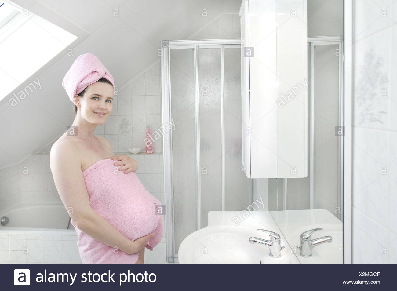 Pink Towels High Resolution Stock Photography and Images Alamy