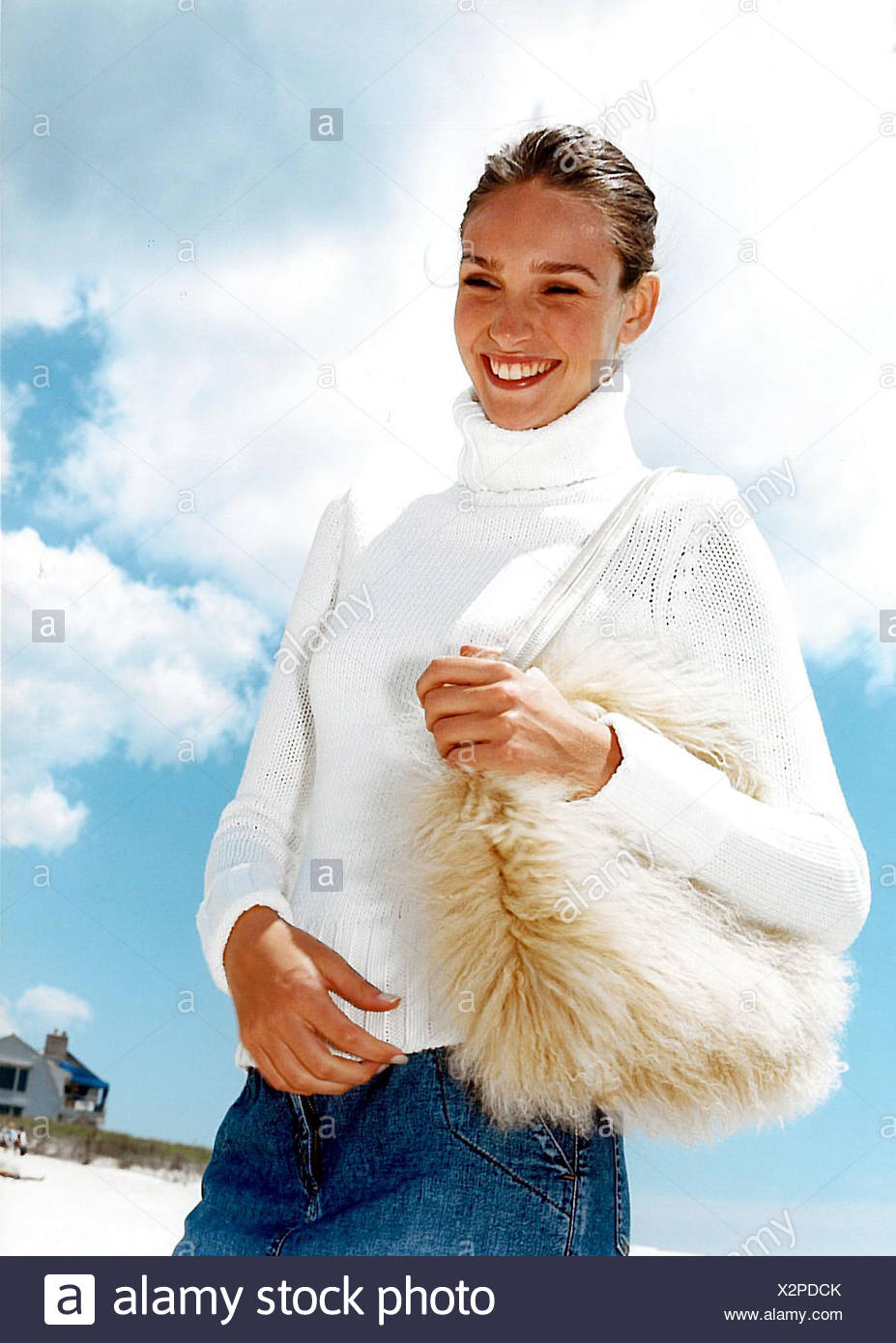 white knitted polo neck