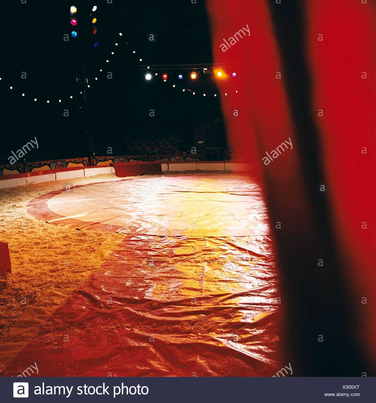 Empty Stage Stock Photos & Empty Stage Stock Images - Alamy