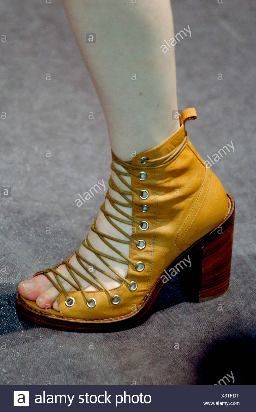 ann demeulemeester lace up