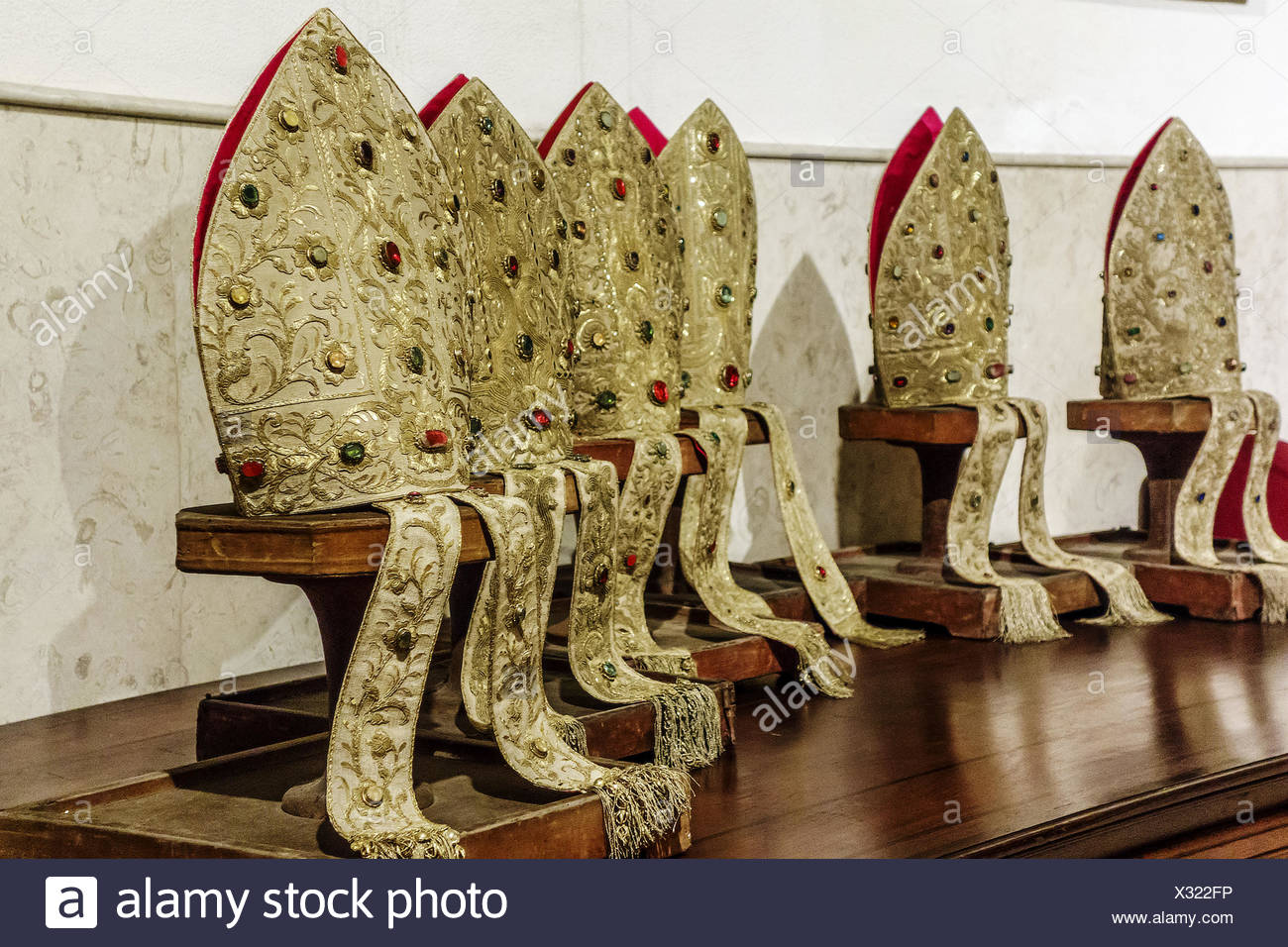Mitres Stock Photos & Mitres Stock Images - Alamy
