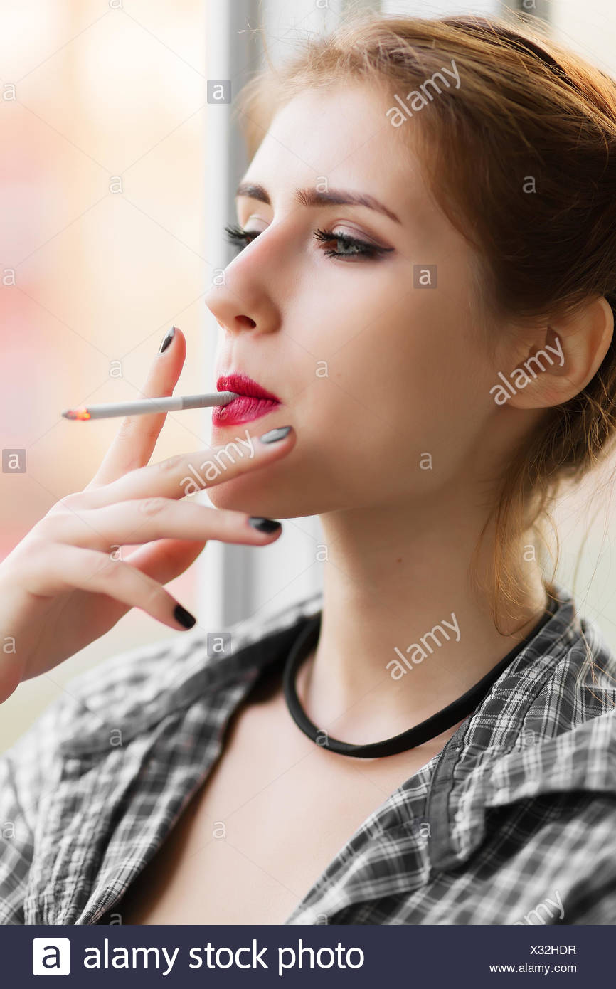 Ebony girls smoking Ebony girls smoking