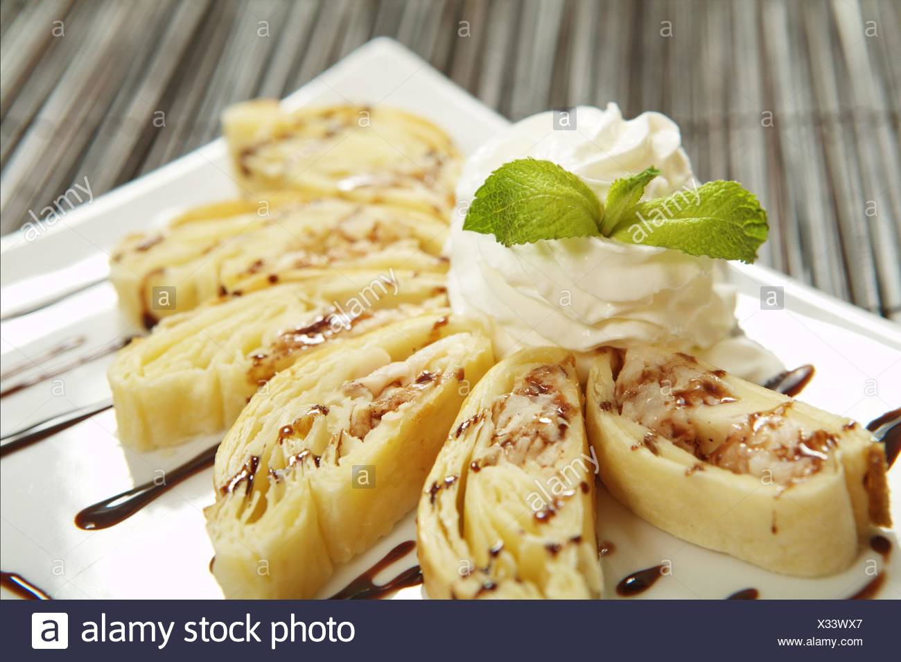 Still Life Food Apfelstrudel Dessert Backwaren Detail Konzept Ernaehrung Genuss Suess Kuchen Nachspeise Kalorien Es Stock Photo Alamy