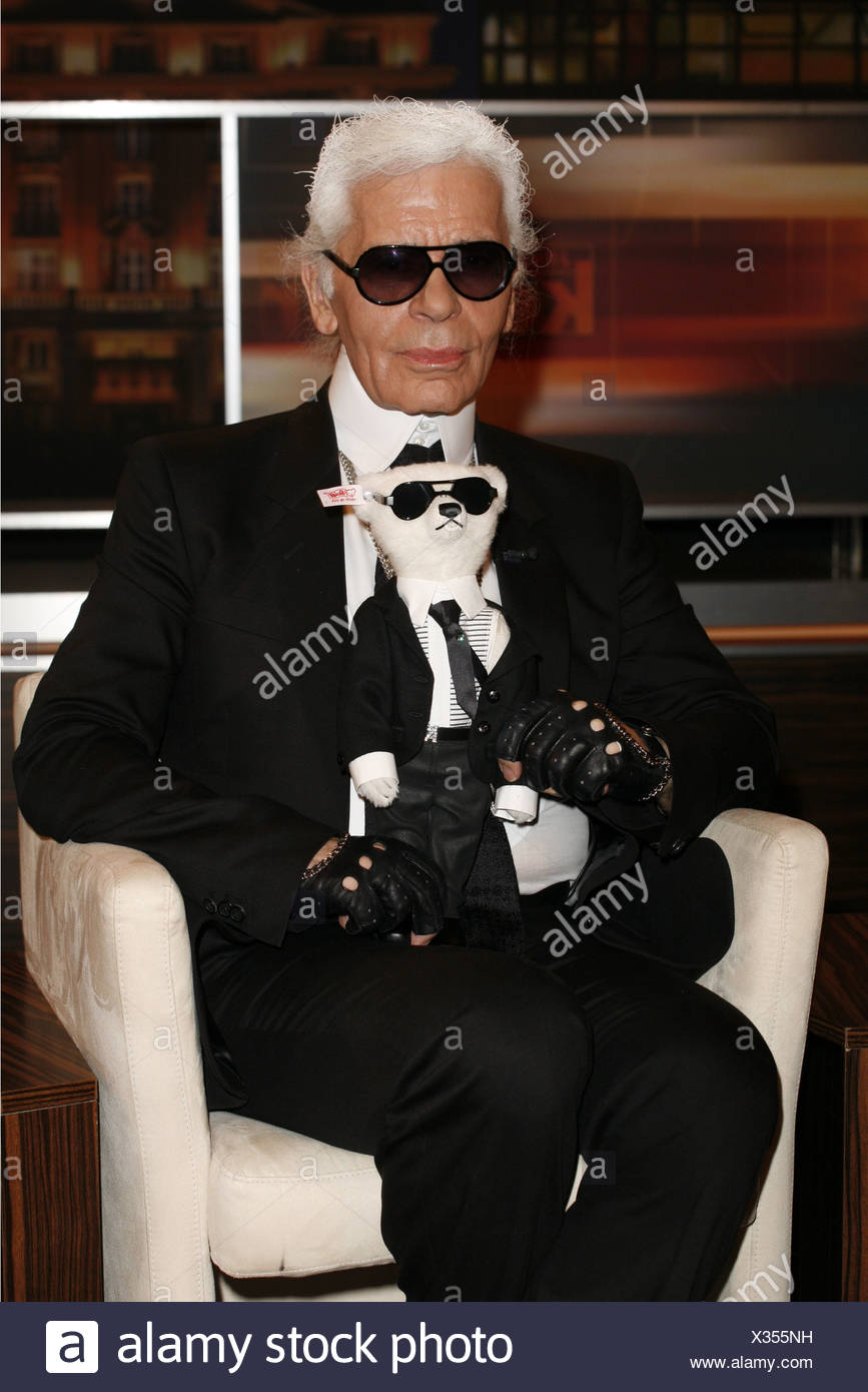 Lagerfeld Karl 10 9 1938 German Fashion Designer Half Length Guest In The German Tv Show Johannes B Kerner Hamburg 8 6 09 Stock Photo Alamy