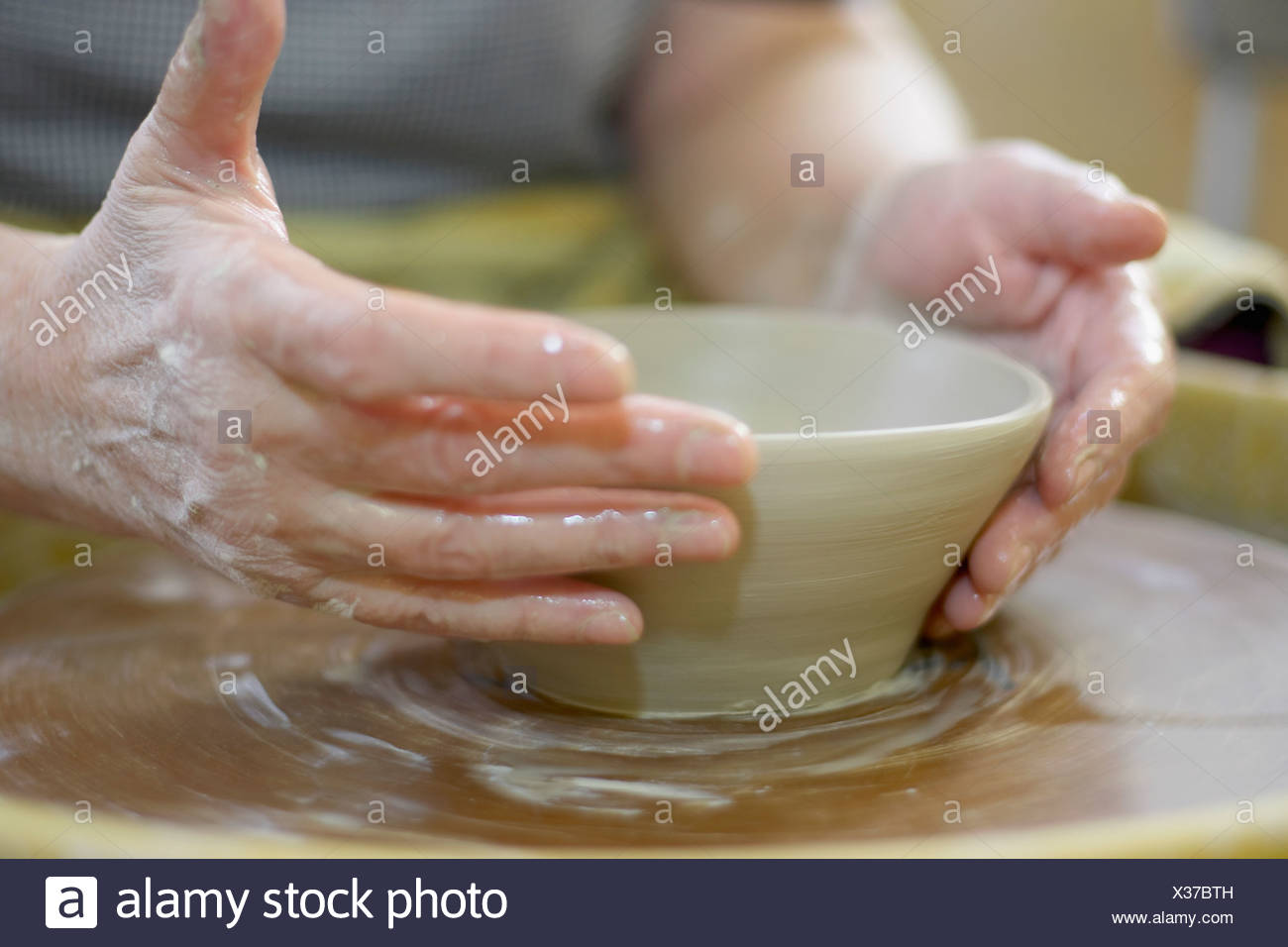 Pottery Wheel Hands High Resolution Stock Photography and Images Alamy
