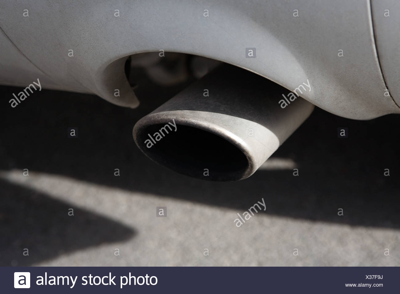 Car Exhaust Stock Photos & Car Exhaust Stock Images Alamy