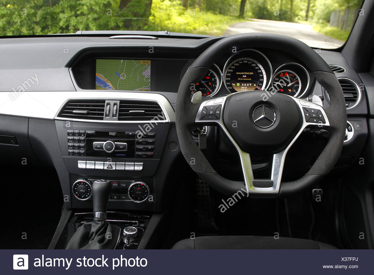 Mercedes Inside High Resolution Stock Photography And Images Alamy