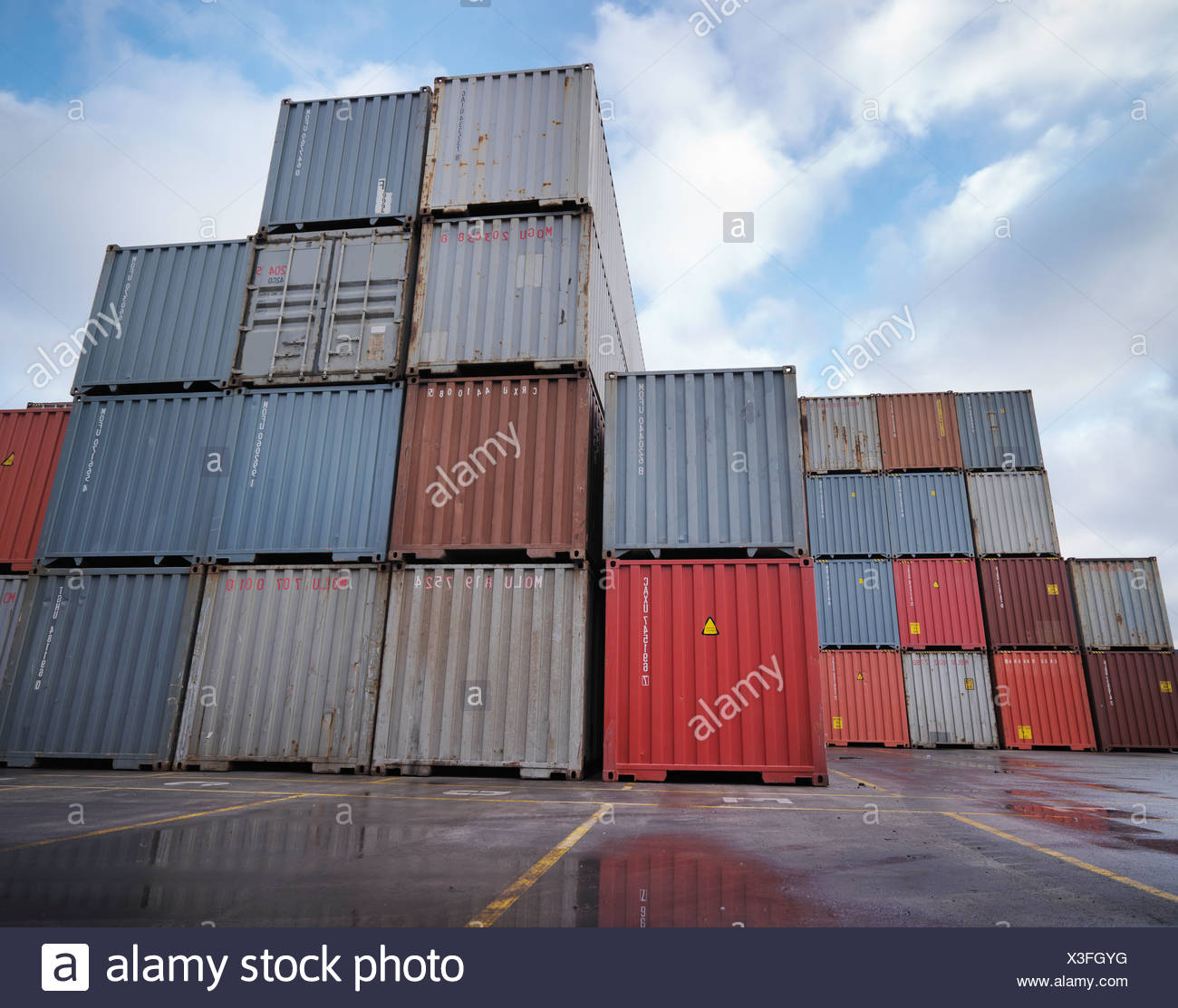 Shipping Container Stack Stock Photos & Shipping Container Stack Stock